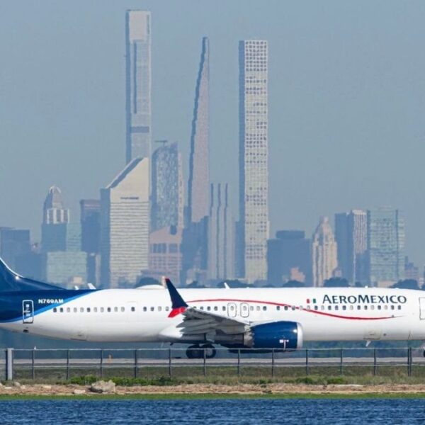 Nuevas restricciones del gobierno de Trump amenazan la aviación mexicana