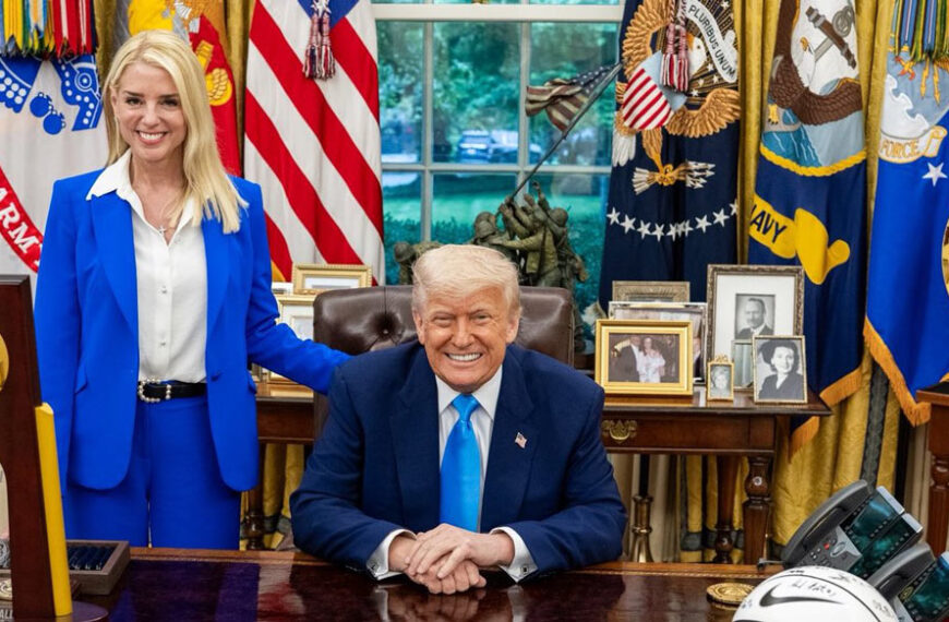 Donald Trump fue informado en mayo que sí aparece en los archivos de Jeffrey Epstein: WJS