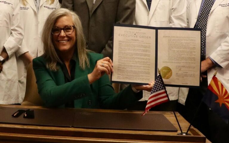 Arizona baja costo de medicamentos con programa de 80% de descuento