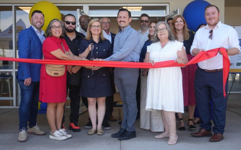Inauguran nueva sucursal de Valle del Sol en Maryvale