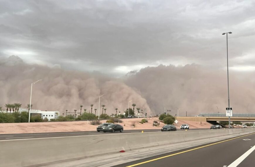 Tormenta de arena, ‘haboob’ golpea a Phoenix: caos y cortes de energía