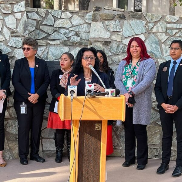 Lydia Hernández rechaza acusaciones de llevar cúter a Maryvale High School