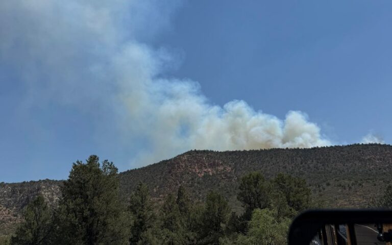 Incendio cerca de Sedona pone a residentes en alerta: habrá posible evacuación
