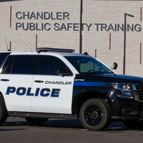 Sospechoso muere en tiroteo con la Policía tras persecución en Chandler