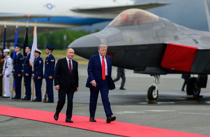 Trump y Putin se reúnen en Alaska para abordar la guerra en Ucrania