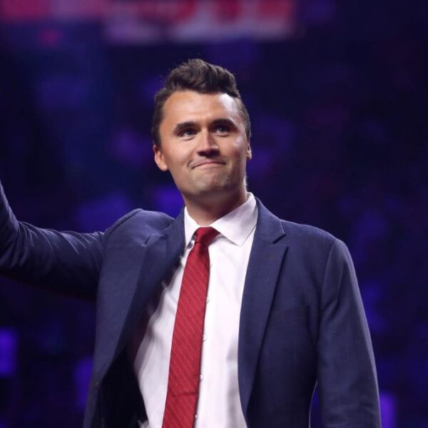 Balean a Charlie Kirk, activista republicano, en universidad de Utah