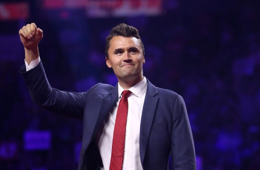 Balean a Charlie Kirk, activista republicano, en universidad de Utah