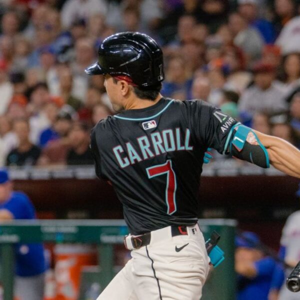 Corbin Carroll mantiene viva la esperanza de los D-backs