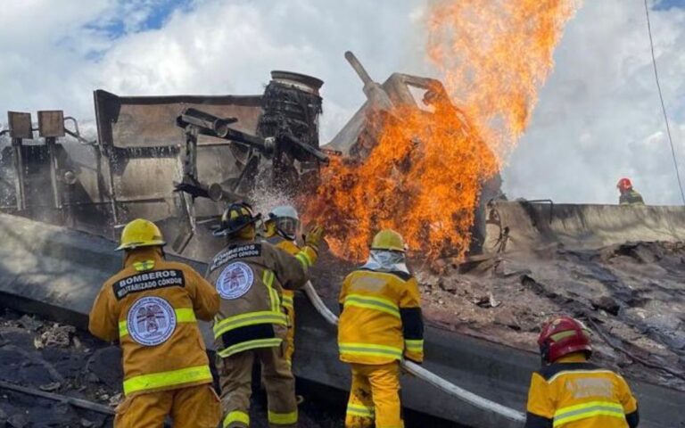 Aumenta a 17 la cifra de muertos por explosión de pipa de gas en la CDMX