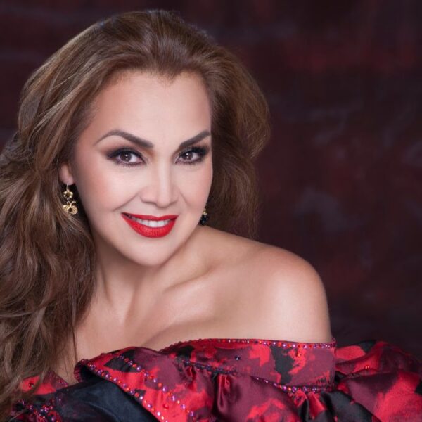 Aída Cuevas regresa a Arizona al Festival de Mariachi y Folklórico