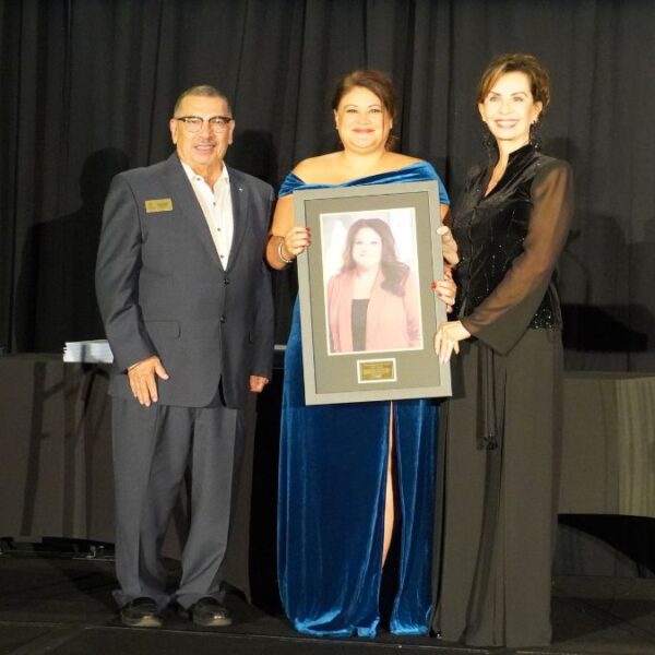 Adelante y Éxito 2025: EVHCC realiza gala de premiación