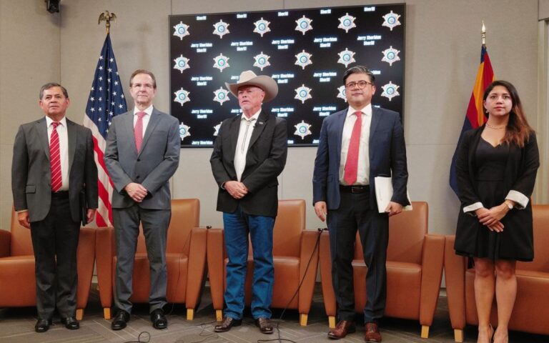 Embajador de México fortalece lazos con autoridades de Arizona