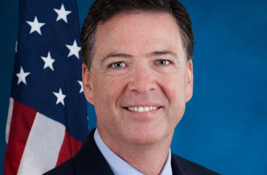 Departamento de Justicia de Trump inculpa a James Comey