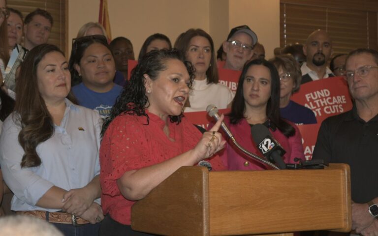 Congresistas exponen los daños para Arizona por el cierre de gobierno