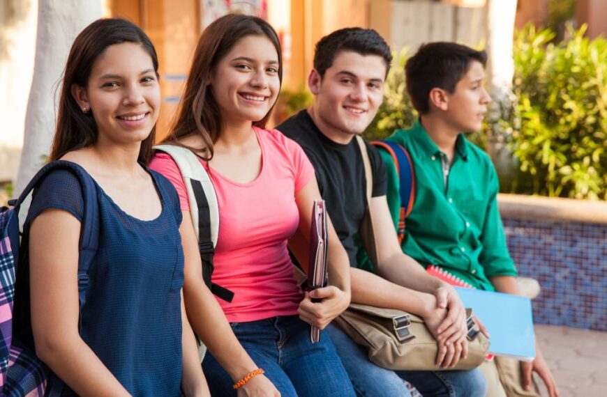 Estudiantes hispanos, entre los que más faltan a la escuela preparatoria