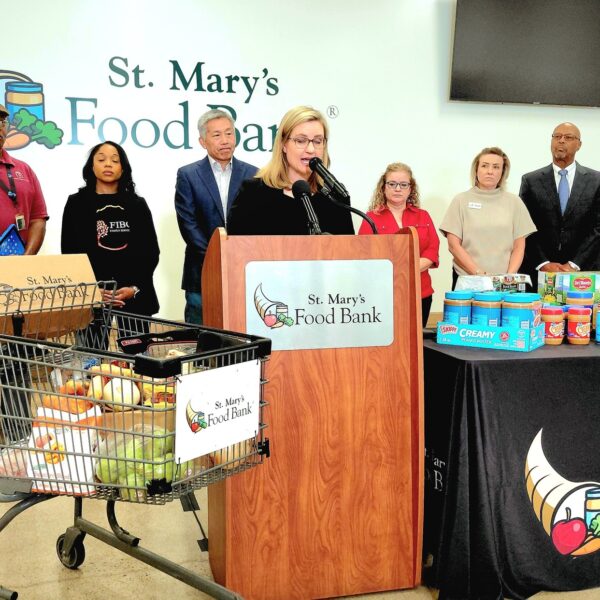 Llama Kate Gallego a la solidaridad con las comunidades más vulnerables