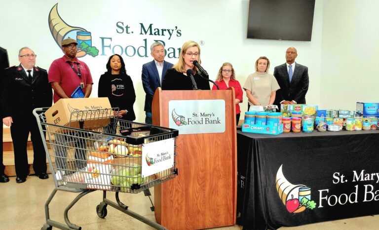 Llama Kate Gallego a la solidaridad con las comunidades más vulnerables