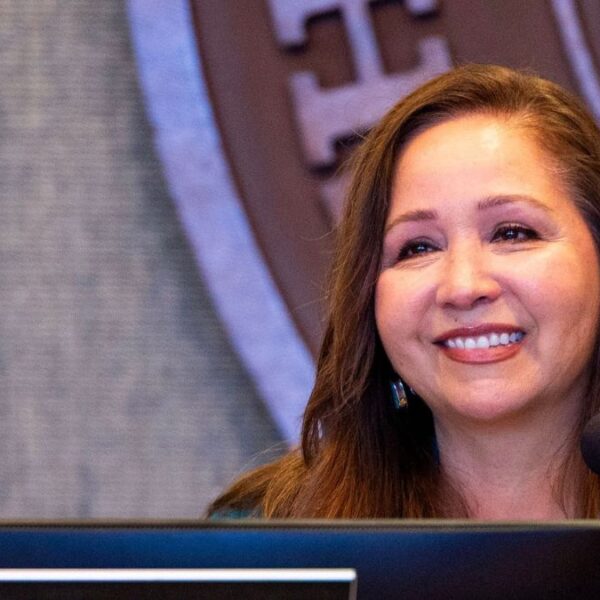 Arizona pierde 300 mdd cada semana de cierre de gobierno: Adelita Grijalva