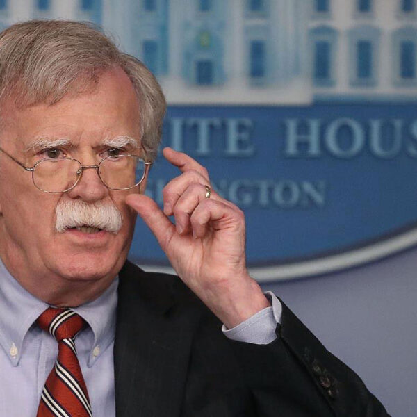 Nueva imputación de la administración Trump, ahora contra John Bolton