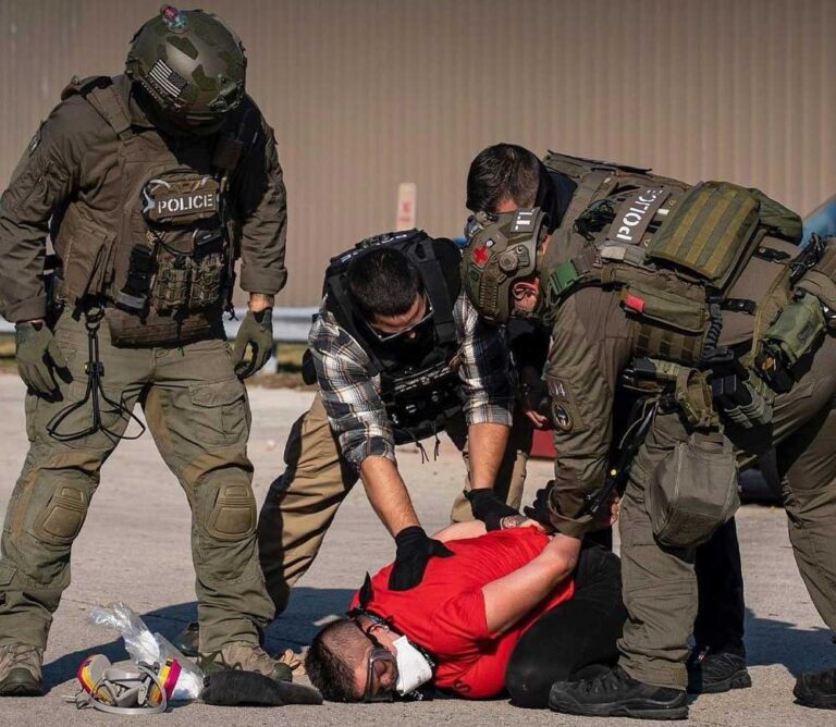 Juez federal impone uso de cámaras corporales a los agentes de ICE