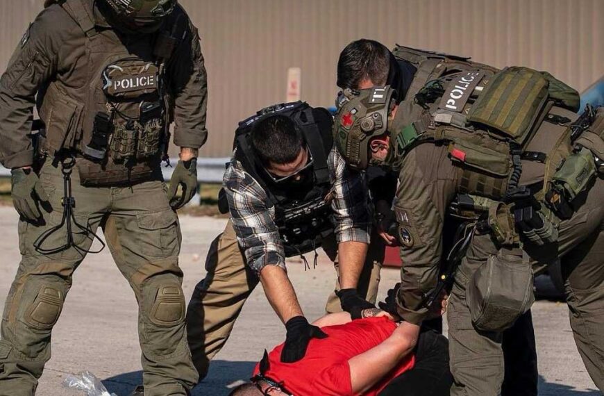 Juez federal impone uso de cámaras corporales a los agentes de ICE