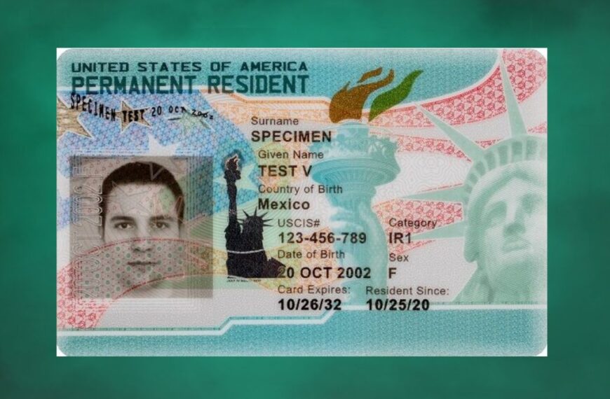 ¿Te pueden multar por no traer tu Green Card? Esto dice la ley