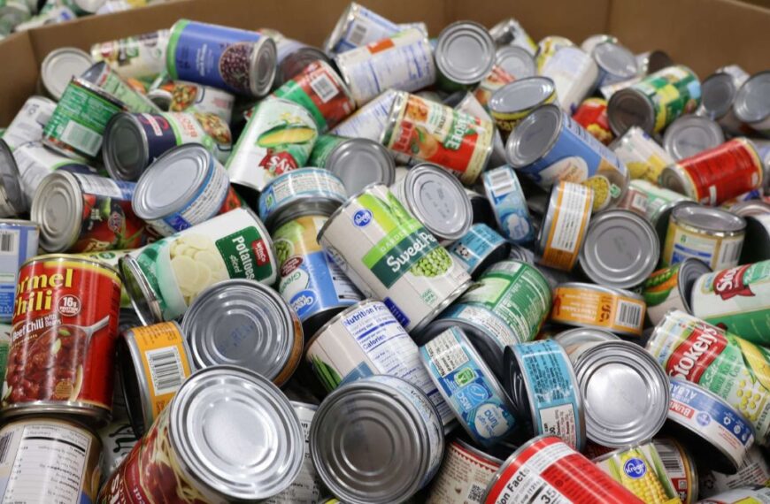 Arizonenses en el limbo por crisis de SNAP: llenan bancos de comida