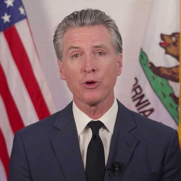 Administración Trump demanda a California