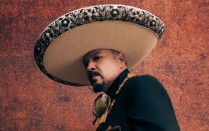 Pepe Aguilar reafirma su legado: Lanza el sencillo ‘Aquí Sigo’