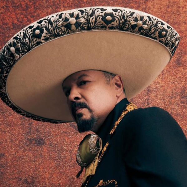 Pepe Aguilar reafirma su legado: Lanza el sencillo ‘Aquí Sigo’