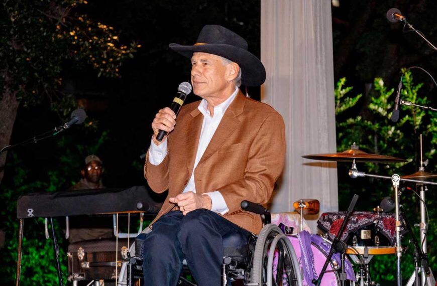 Bloquean jueces redistritación en Texas