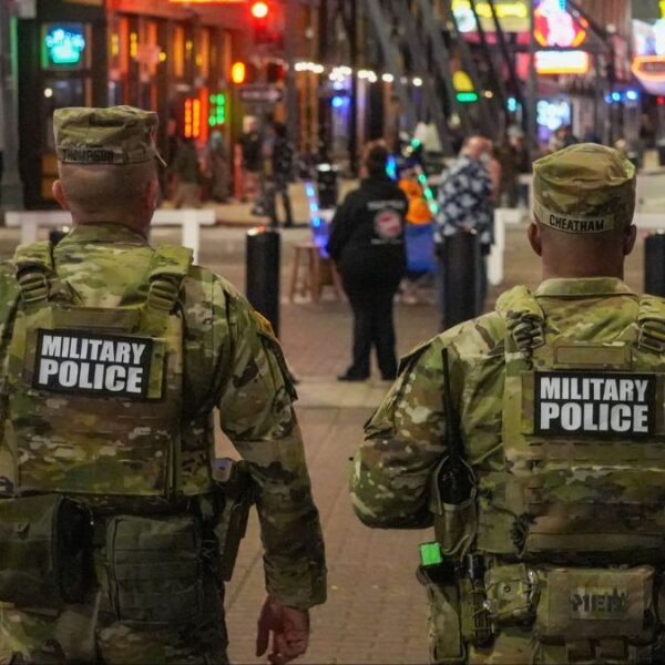 Dos soldados de la Guardia Nacional son atacados a balazos en Washington