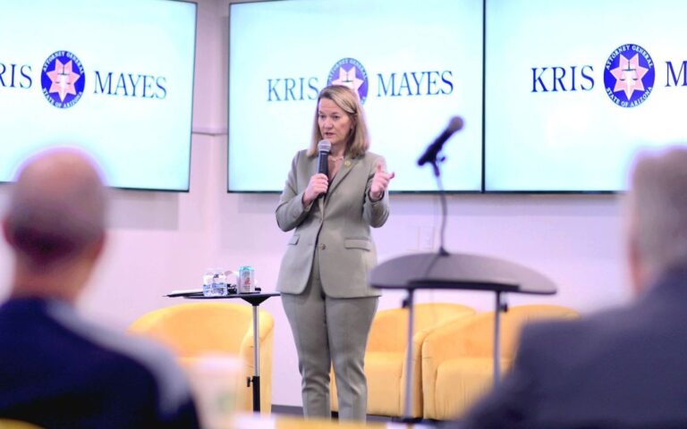 Fiscal Mayes apoya ayuda financiera a empresarios afectados por aranceles