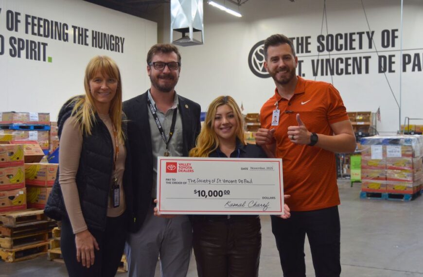 St. Vincent de Paul recibe donación de 10 mil dólares de Valley Toyota Dealers