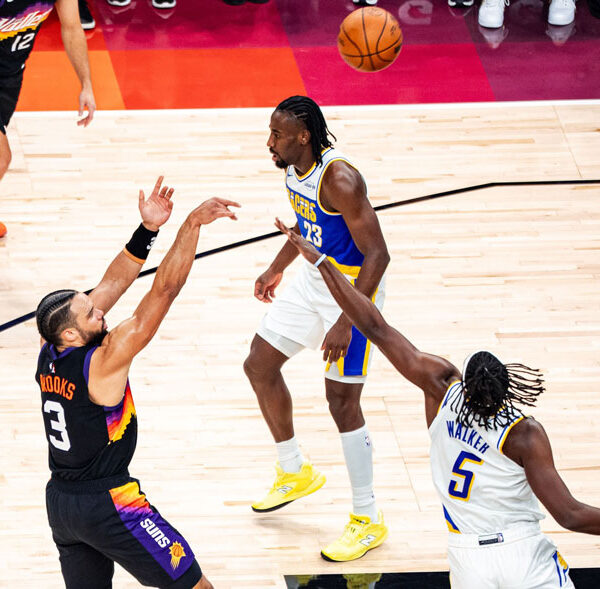 Phoenix Suns apalea en una noche simbólica y nostálgica, para su quinto triunfo al hilo