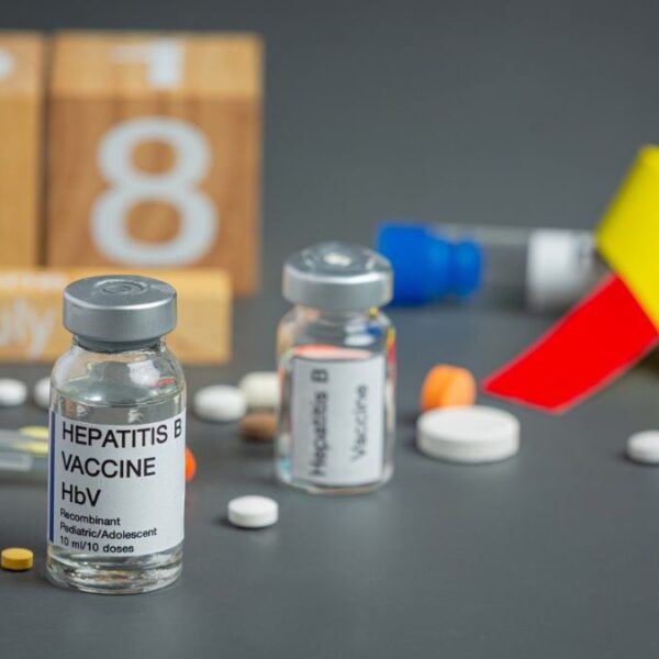 Frenan vacuna contra Hepatitis B: no la aplicarán al nacer