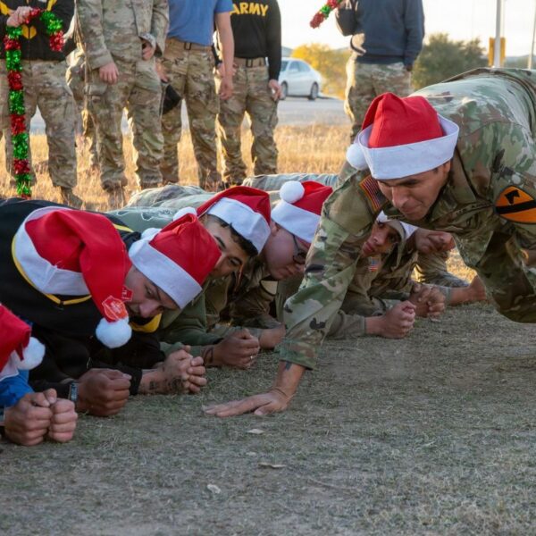 Confusión por pago a militares: los cheques no son por aranceles