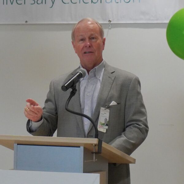 Steve Purves, CEO de Valleywise Health, se retira en 2026