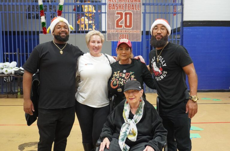 Comunidad disfruta de una hermosa fiesta navideña en Grant Park