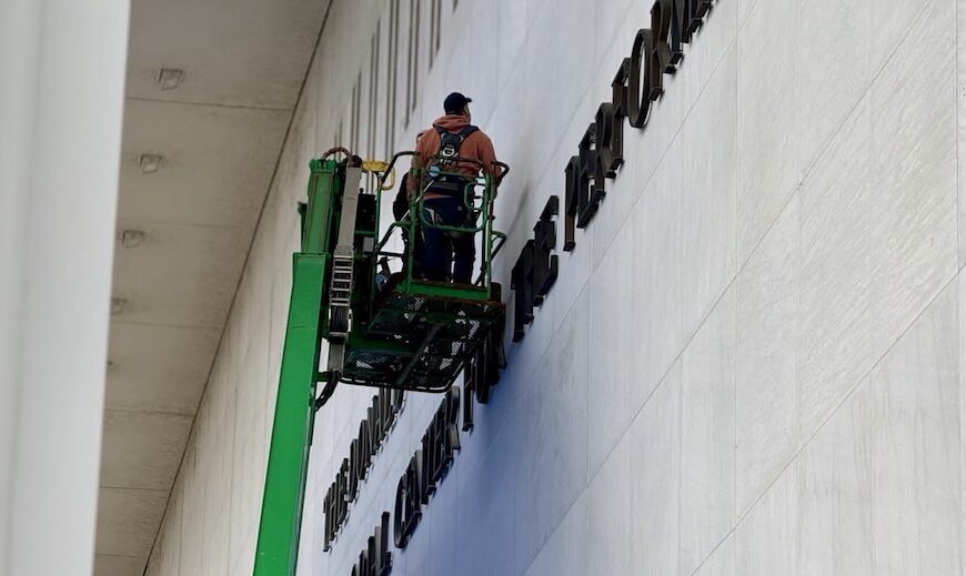 En otra polémica, Trump ataca a la familia Kennedy