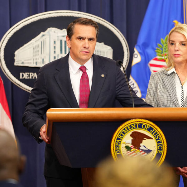 Libera Departamento de Justicia parte de los Archivos de Jeffrey Epstein