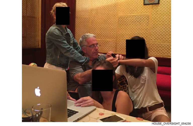 Surgen más revelaciones sobre Jeffrey Epstein