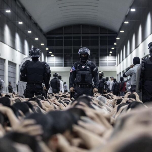 Torturas en CECOT: Lo que revela el reportaje de CBS vetado en EU