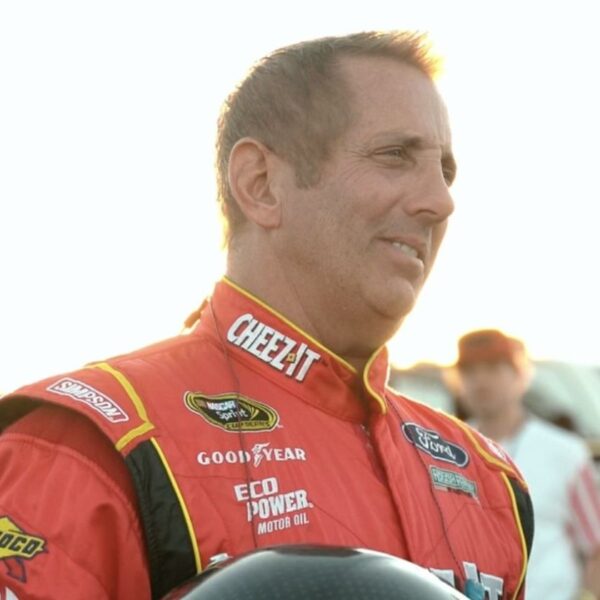 Piloto de Nascar retirado está entre las víctimas de accidente aéreo en NC