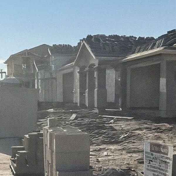 Redadas de ICE vacían obras en Arizona: no hay empleo ni trabajadores