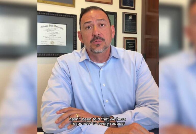 Defiende Arizona privacidad de votantes ante demanda del DOJ