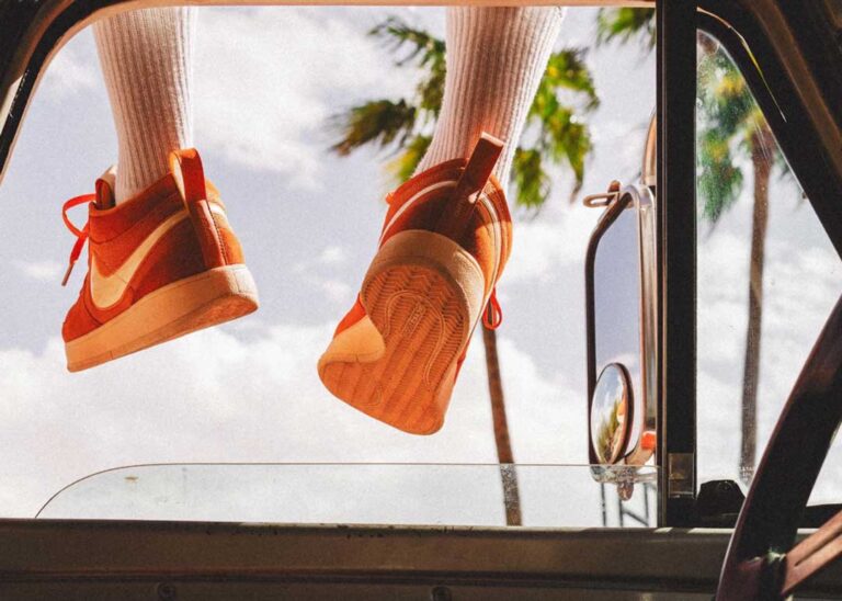 Causan revuelo tenis de Booker