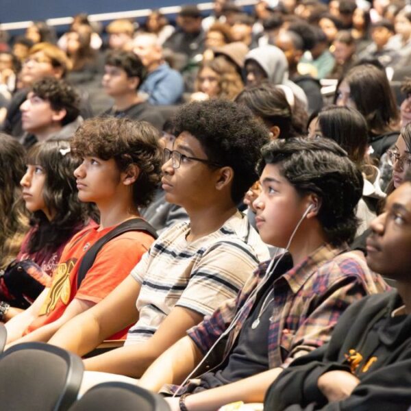 Phoenix Union ofrece clases virtuales ante temor a redadas en Arizona