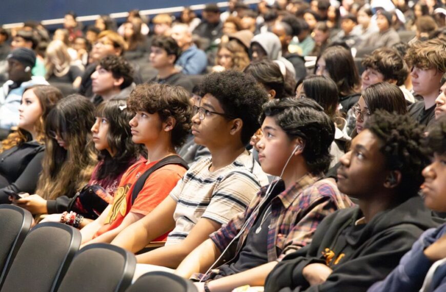 Phoenix Union ofrece clases virtuales ante temor a redadas en Arizona