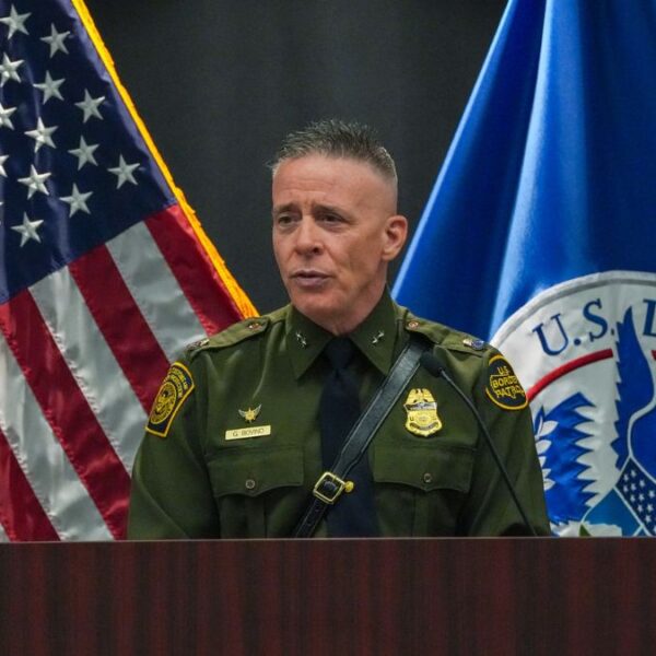 Greg Bovino y sus agentes saldrán de Minneapolis, tras tiroteo